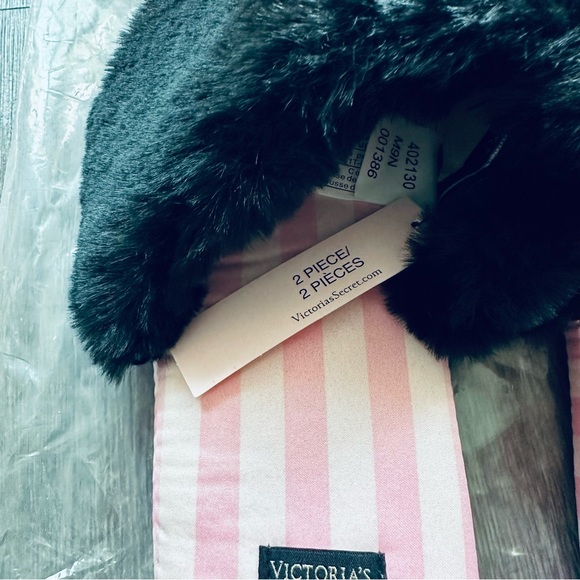 Victoria’s Secret Slippers - Picture 4 of 4